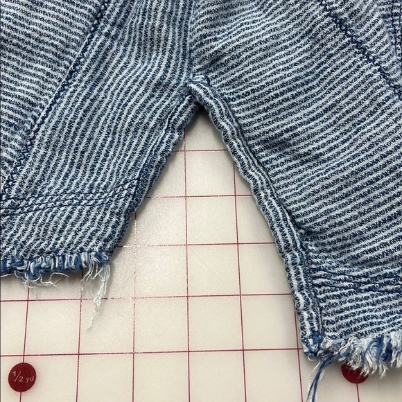 FREE PEOPLE WE THE FREE "By The Shore" Boho Casual Oversized Indigo Stripe Top M - Picture 10 of 16